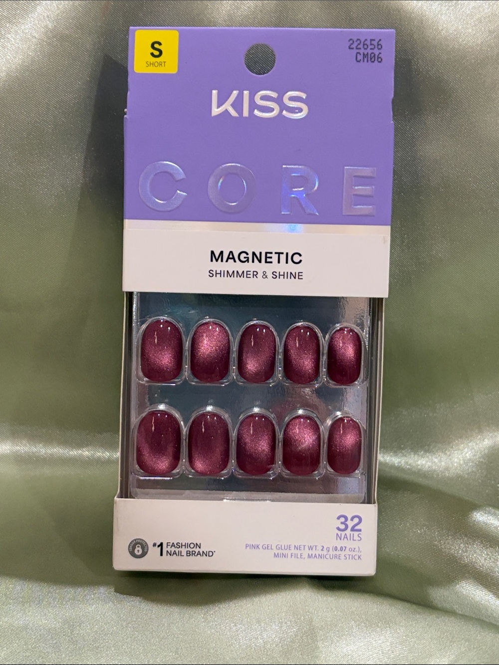 KISS Core Magnetic Shimmer & Shine Press-On Nails - Metallic Berry Pink-Flaming